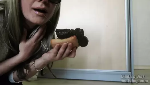 Linda's ass - morning poop sandwich