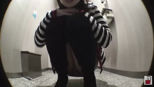 JG-171 03 Amateur submission, self-take video series 089, shitting while standing FILE..3