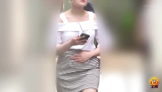 EE-780 06 6 Cameras toilet voyeur: beautiful women pooping.