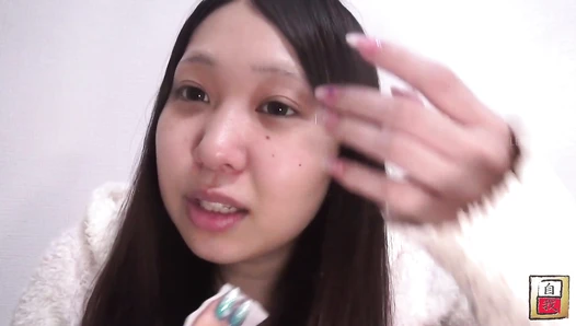 JG-558 02 Close-up filming and self-portraits over several days: Hinata Nagano’s poops at home.