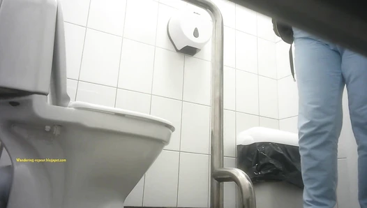 New Street Toilet 2022 (083K)