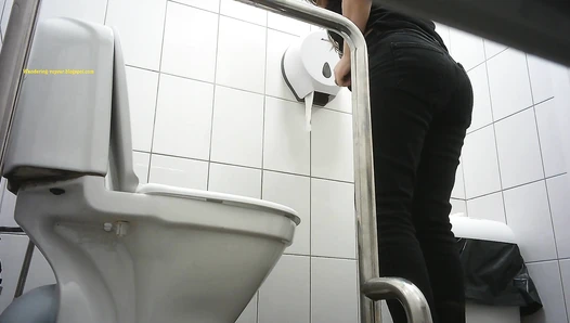 New Street Toilet 2022 (124K)