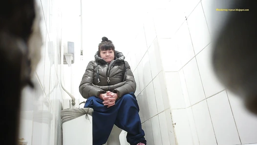 Shopping Centre Toilet 2022 (143K)