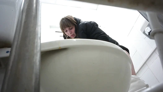 Shopping Centre Toilet 2022 (180K)