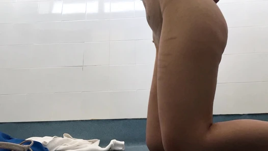 Lunhaaa - Pooping on public bathroom and rubbing myself
