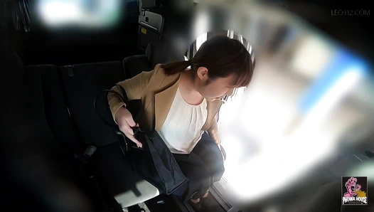 PGFD-094 04 Hidden camera: office ladies in business, car sickness, agony and vomiting.