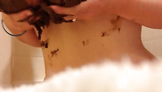 Allura - Smearing my shit on my boobs