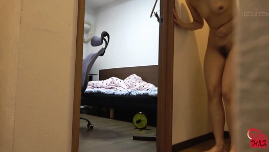 FF-677 05 Hidden camera in the house: sisters pooping naked!
