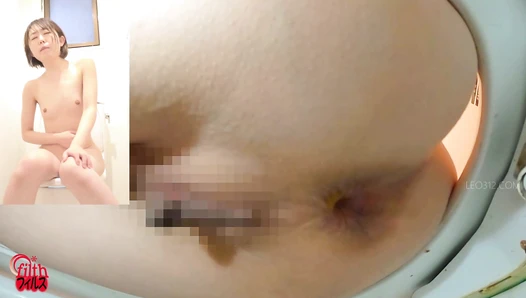 FF-677 08 Hidden camera in the house: sisters pooping naked!