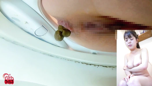 FF-677 09 Hidden camera in the house: sisters pooping naked!