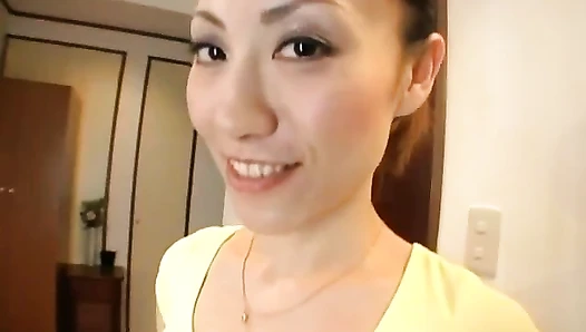 Sexy Japanese Milf Farts