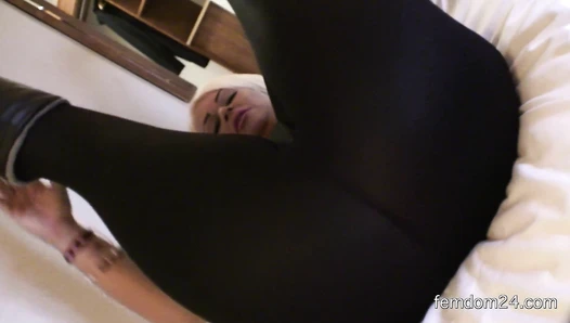 DPproductions - Hot loud farts in tight leggins