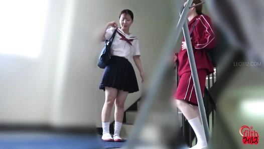 FF-681 03 5-Camera toilet hidden shots: schoolgirls’ pooping situations.