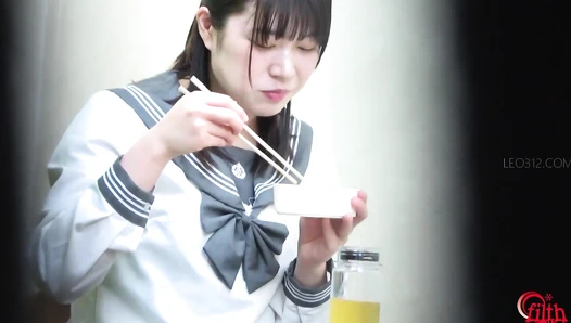 FF-681 05 5-Camera toilet hidden shots: schoolgirls’ pooping situations.