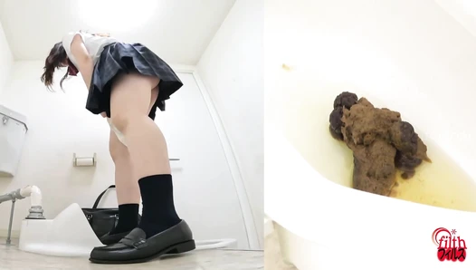 FF-681 07 5-Camera toilet hidden shots: schoolgirls’ pooping situations.