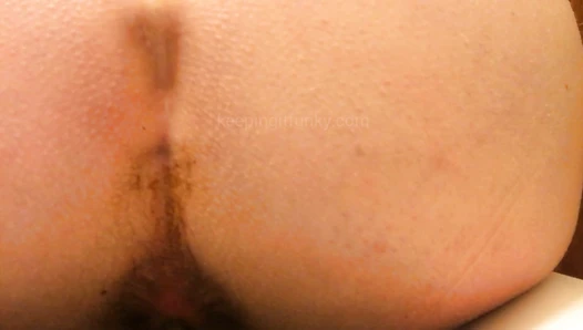 funkyladies - Zelda’s POV Toilet Trips!