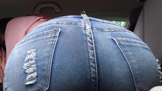 HotDirtyIvone - Farting in my car!