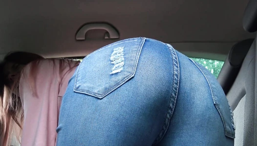 HotDirtyIvone - Farting in my car!