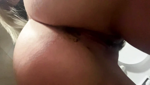 Thefartbabes - Shiny Ass Poop Serve
