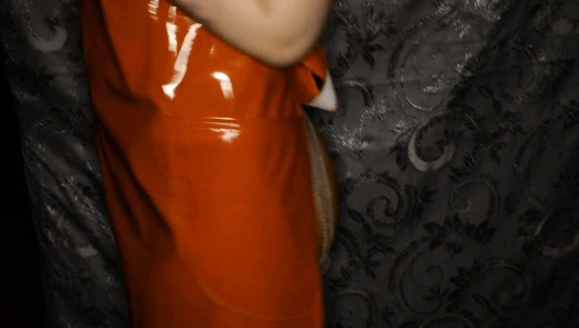 DirtyBetty - Testing Rubber Gloves In APOCALYPTIC room