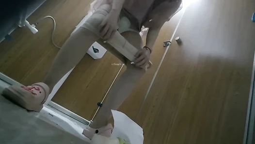 Classic Toilet Shoot "Foreground and Back View" (Beautiful Little Sister Large Size) 59V
