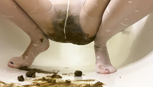 p00girl - Shoved pantyhose in dermis in pussy, big pile of shit and scat and smearing