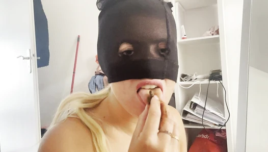 Venuslovexx - Hot Blonde Girl Eating, swallowing Scat