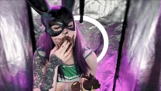 DirtyBetty - Fan with “unusual” ice cream