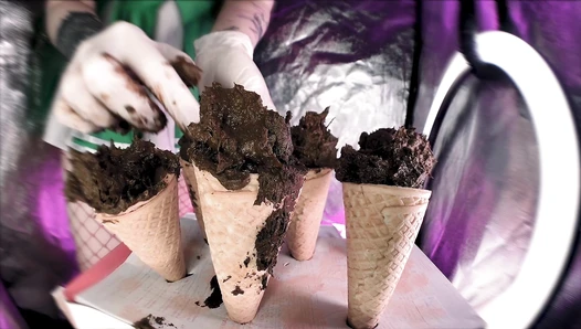 DirtyBetty - Fan with “unusual” ice cream