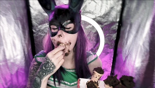 DirtyBetty - Fan with “unusual” ice cream