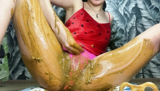 p00girl - Liquid diarrhea in pink panties and smearing