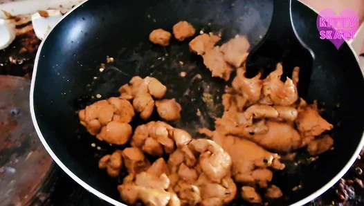 Kitty Skatt - POV Cook and Feed