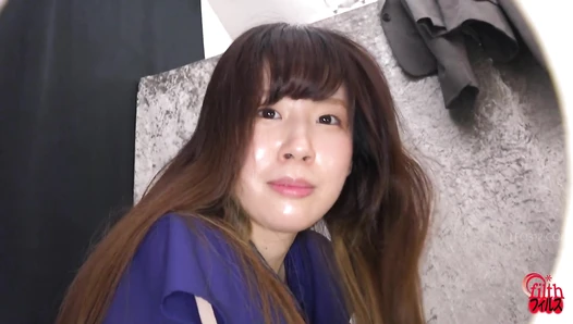 FF-688 02 Embarrassed farts and overflowing shit and pussy juices.