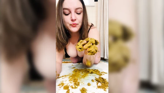 Layla - Creamy Poop & Thong Delight