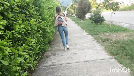 Sarathonson - Jeans challenge in public