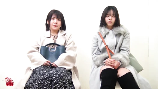 FF-600 02 Friendship of two girlfriends was put to the test. Poop catching challenge!