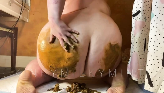 KinkyMilkyMint - Early Morning Shit and Smear