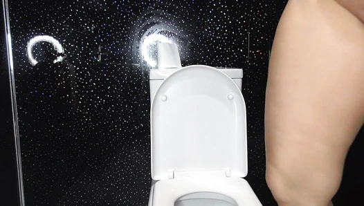 Princess-Cheryl - Turned as I poop