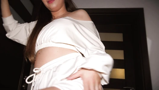 HotDirtyIvone - Ready for my farts?
