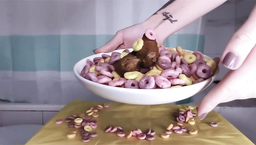 DirtyBetty - Do not let this bitch play with food!