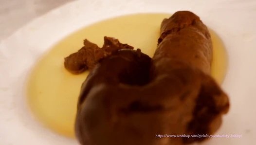 LucyScat - Shit and piss on plate