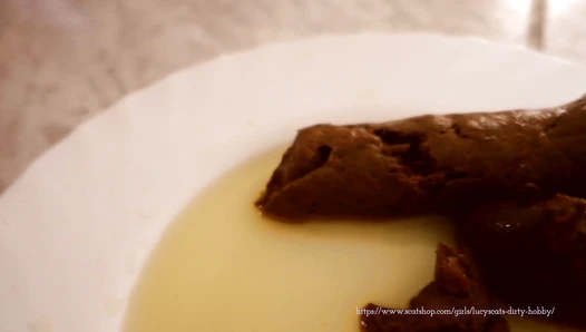 LucyScat - Shit and piss on plate