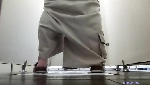 Chinese Girls Shitting 1