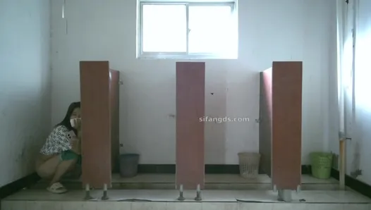 [Panoramic toilet shooting] The 13th issue of the best - upgraded panoramic + ditch low dual perspective 82V