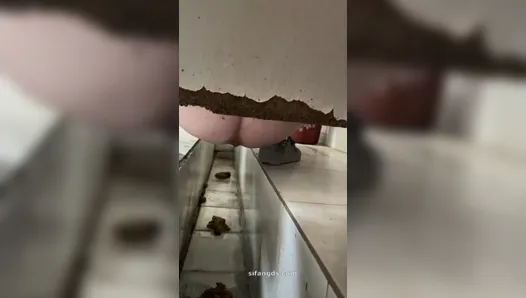 Female Hand Ditch Dry Toilet Hidden Shooting #17 82V